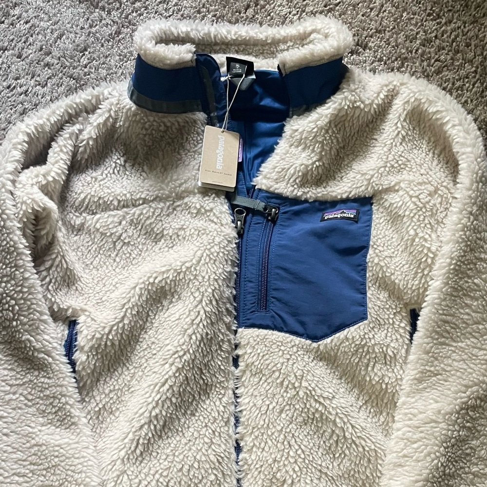 COPY - Brand new with tags Patagonia youth XL jacket
